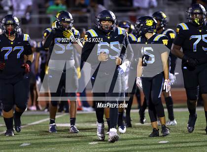 Thumbnail 1 in Serra vs. Warren photogallery.