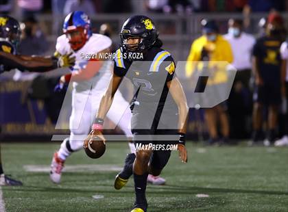 Thumbnail 3 in Serra vs. Warren photogallery.