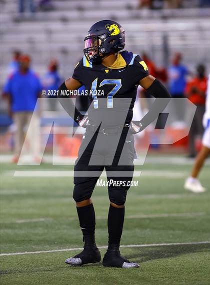 Thumbnail 2 in Serra vs. Warren photogallery.