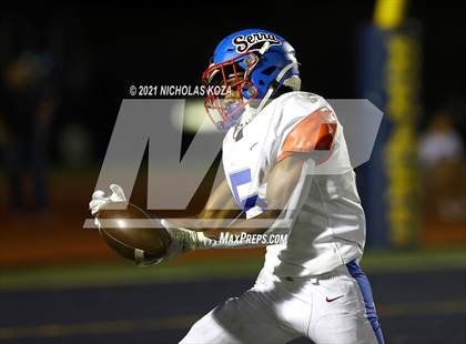 Thumbnail 3 in Serra vs. Warren photogallery.