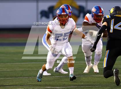 Thumbnail 2 in Serra vs. Warren photogallery.