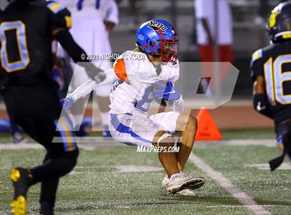 Thumbnail 2 in Serra vs. Warren photogallery.