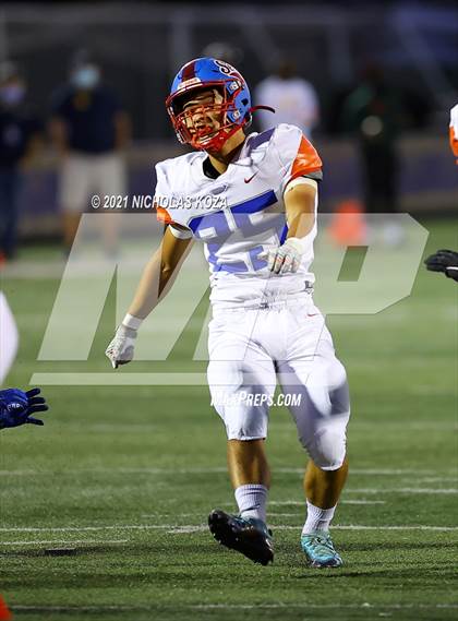 Thumbnail 2 in Serra vs. Warren photogallery.