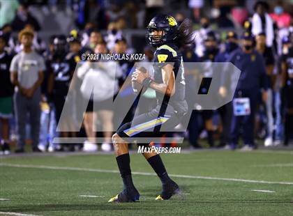 Thumbnail 1 in Serra vs. Warren photogallery.