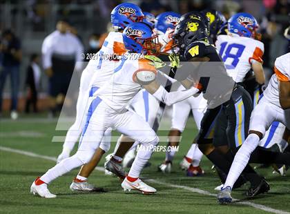 Thumbnail 2 in Serra vs. Warren photogallery.