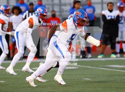 Thumbnail 1 in Serra vs. Warren photogallery.