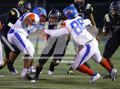 Thumbnail 1 in Serra vs. Warren photogallery.