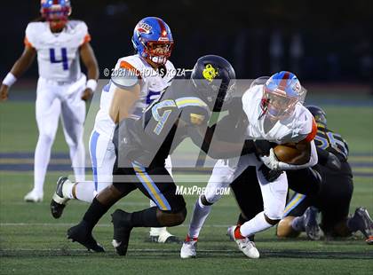 Thumbnail 3 in Serra vs. Warren photogallery.