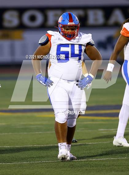 Thumbnail 1 in Serra vs. Warren photogallery.