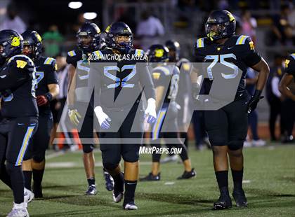 Thumbnail 1 in Serra vs. Warren photogallery.