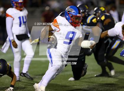 Thumbnail 2 in Serra vs. Warren photogallery.