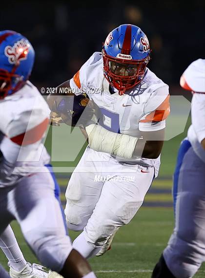 Thumbnail 2 in Serra vs. Warren photogallery.