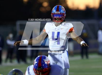 Thumbnail 1 in Serra vs. Warren photogallery.