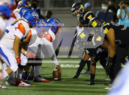 Thumbnail 3 in Serra vs. Warren photogallery.