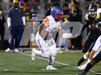Thumbnail 2 in Serra vs. Warren photogallery.