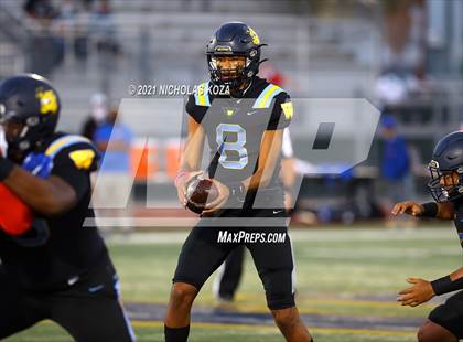 Thumbnail 1 in Serra vs. Warren photogallery.