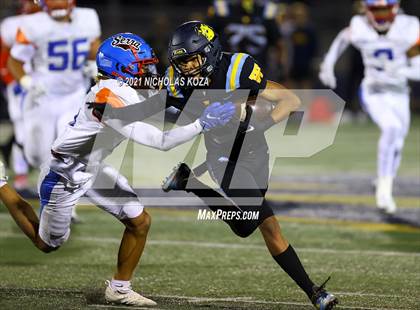 Thumbnail 3 in Serra vs. Warren photogallery.
