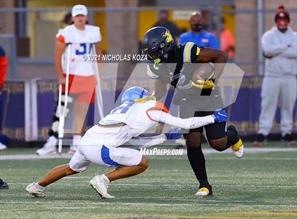 Thumbnail 1 in Serra vs. Warren photogallery.
