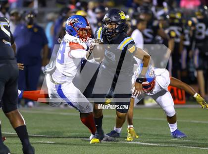 Thumbnail 1 in Serra vs. Warren photogallery.