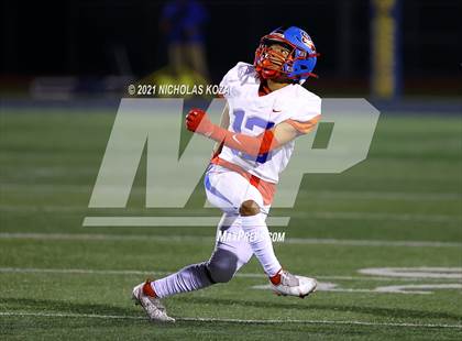 Thumbnail 1 in Serra vs. Warren photogallery.