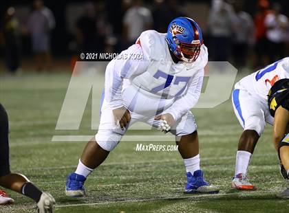 Thumbnail 3 in Serra vs. Warren photogallery.