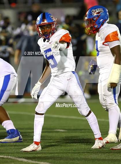 Thumbnail 1 in Serra vs. Warren photogallery.