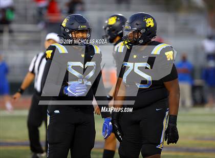 Thumbnail 2 in Serra vs. Warren photogallery.
