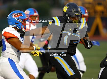 Thumbnail 3 in Serra vs. Warren photogallery.