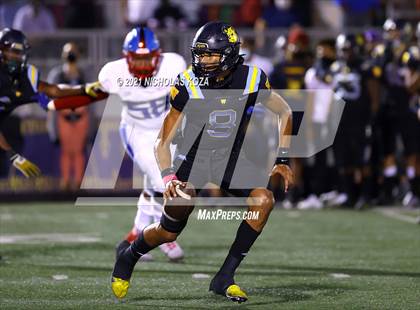 Thumbnail 1 in Serra vs. Warren photogallery.