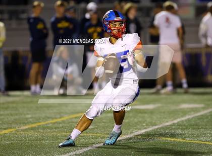 Thumbnail 1 in Serra vs. Warren photogallery.