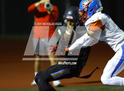 Thumbnail 2 in Serra vs. Warren photogallery.