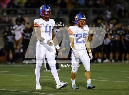 Thumbnail 1 in Serra vs. Warren photogallery.
