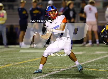 Thumbnail 2 in Serra vs. Warren photogallery.