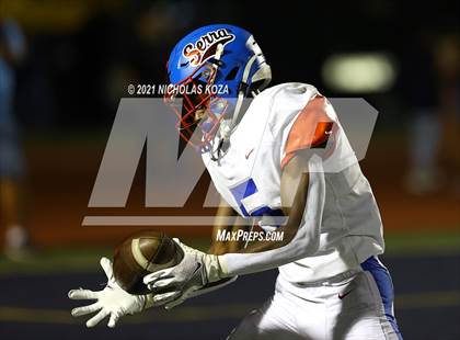 Thumbnail 1 in Serra vs. Warren photogallery.