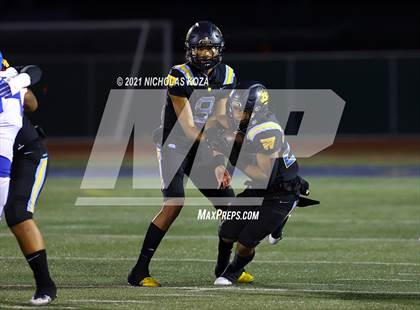 Thumbnail 1 in Serra vs. Warren photogallery.