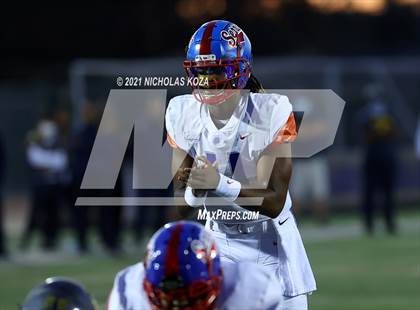 Thumbnail 2 in Serra vs. Warren photogallery.