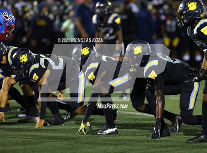 Thumbnail 1 in Serra vs. Warren photogallery.