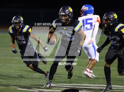 Thumbnail 3 in Serra vs. Warren photogallery.