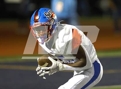 Thumbnail 2 in Serra vs. Warren photogallery.