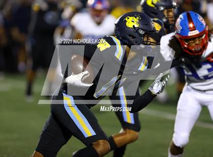 Thumbnail 2 in Serra vs. Warren photogallery.