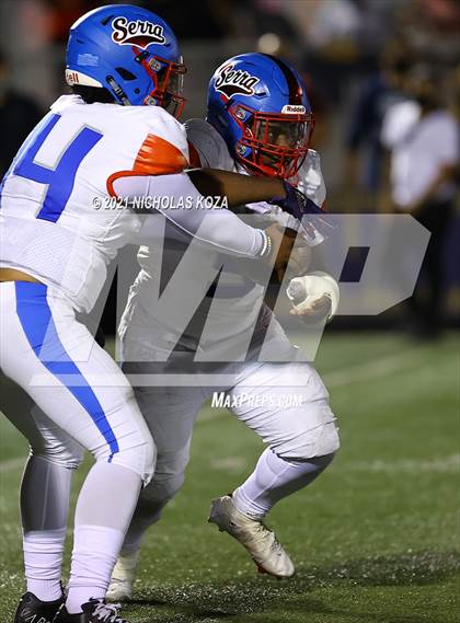 Thumbnail 3 in Serra vs. Warren photogallery.