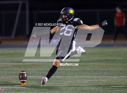Thumbnail 1 in Serra vs. Warren photogallery.