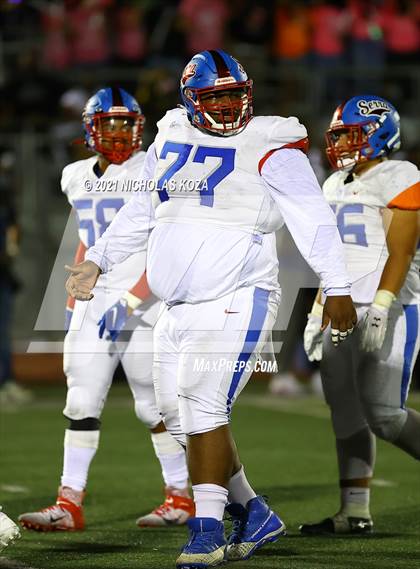 Thumbnail 3 in Serra vs. Warren photogallery.