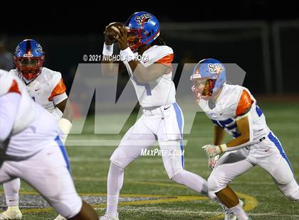 Thumbnail 1 in Serra vs. Warren photogallery.