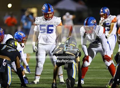 Thumbnail 3 in Serra vs. Warren photogallery.