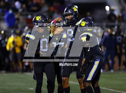 Thumbnail 1 in Serra vs. Warren photogallery.