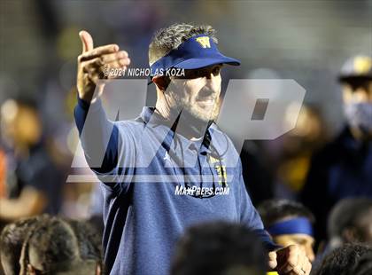 Thumbnail 1 in Serra vs. Warren photogallery.