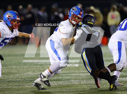Thumbnail 1 in Serra vs. Warren photogallery.