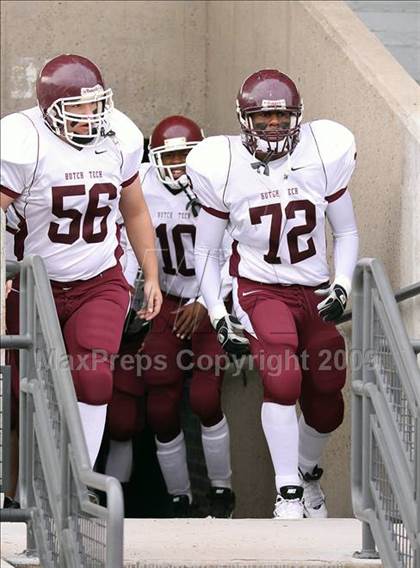Thumbnail 1 in Hutchinson-Central Tech vs. Riverside photogallery.