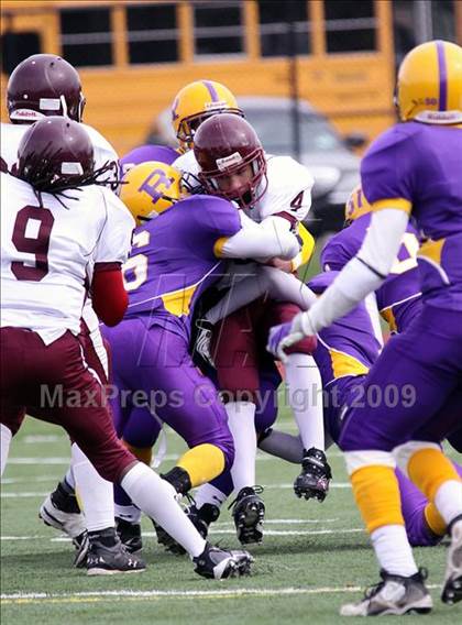 Thumbnail 2 in Hutchinson-Central Tech vs. Riverside photogallery.